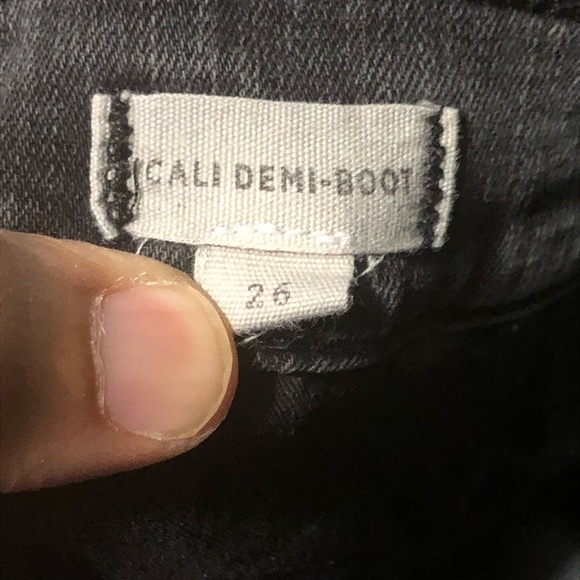Madewell Cali Demi Boot Jeans Women's 26 in Berkley Black Wash Chewed Hem - Picture 3 of 8